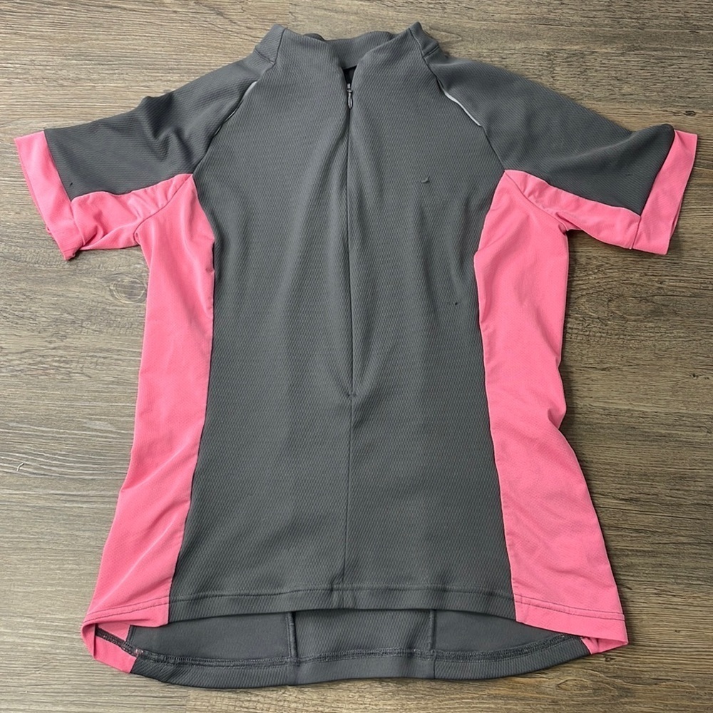 Novara Women’s Grey and Pink Short Sleeve Cycling Shirt, size small
